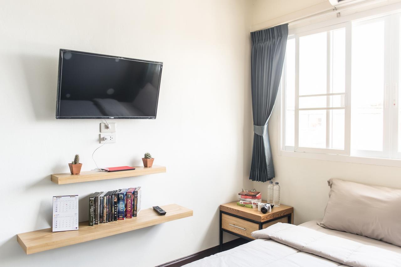 Full Stop. Hostel Chiang Mai Exterior photo
