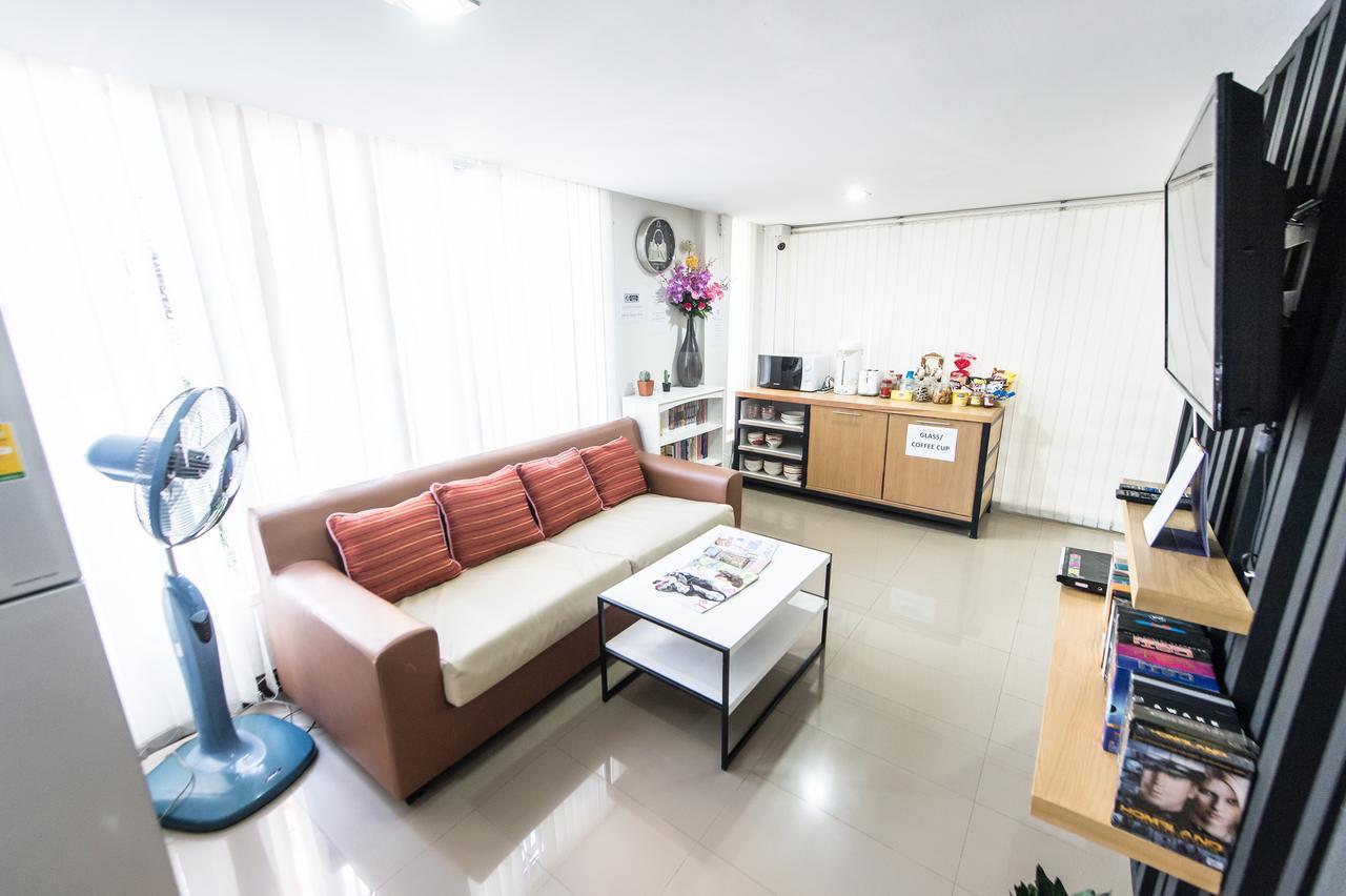 Full Stop. Hostel Chiang Mai Exterior photo